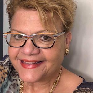 Meet your Posher, Angie